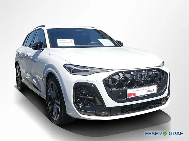 Audi SQ5 view 2