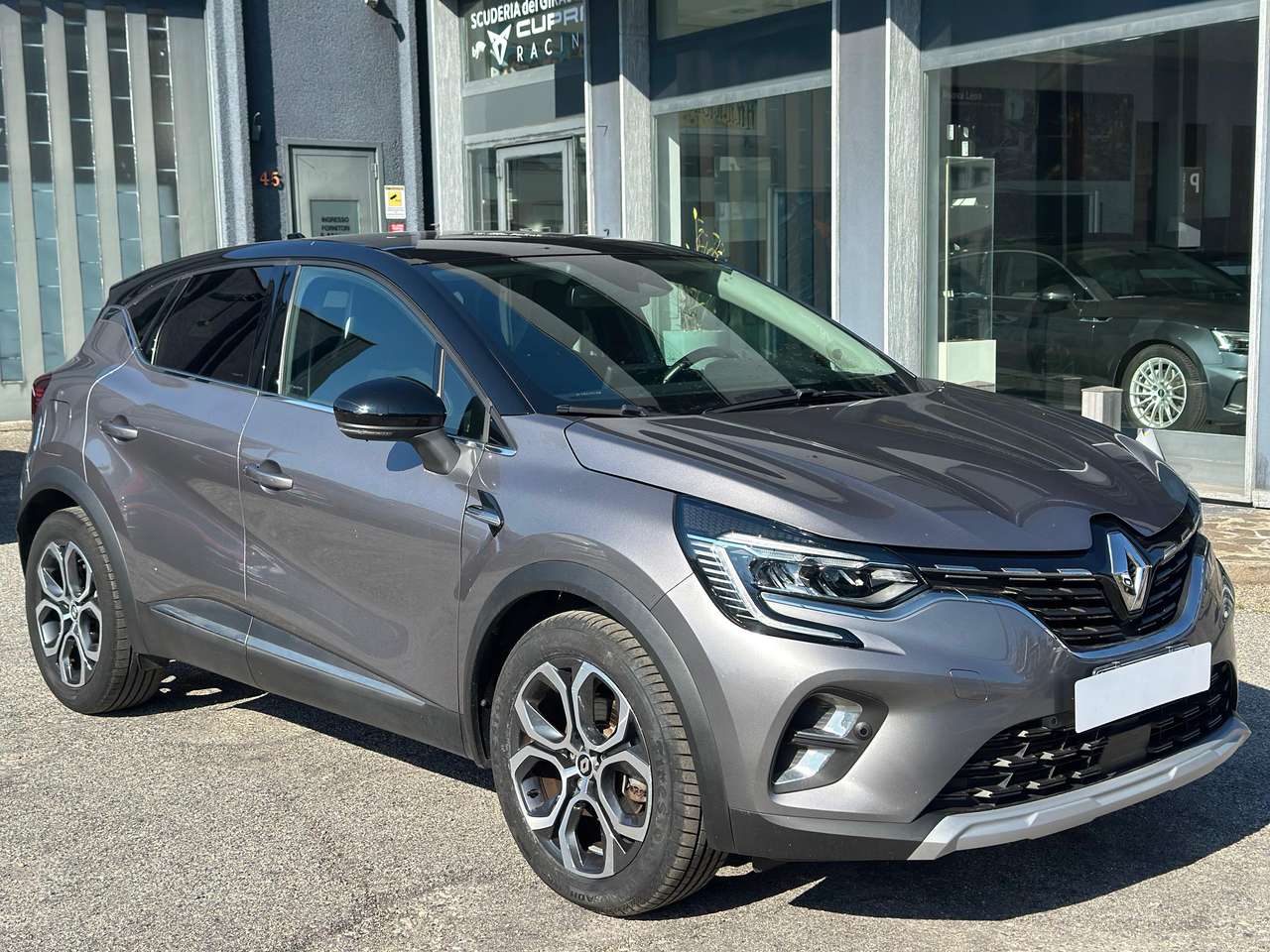 Renault Captur 1.6 E-Tech hybrid Intens 145cv auto
