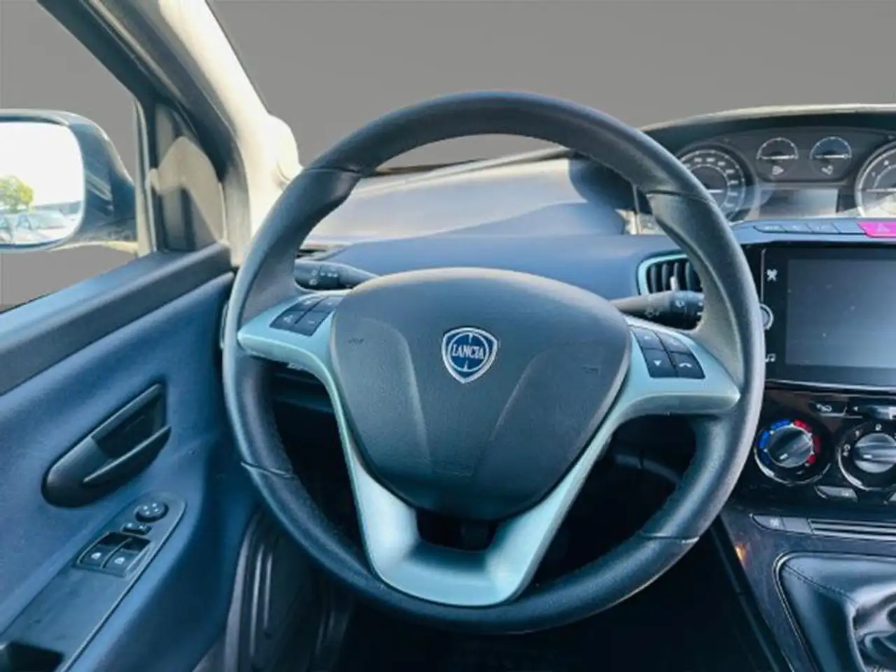 Lancia Ypsilon 1.0 FireFly 70cv Hybrid Platino, миниатюра 12