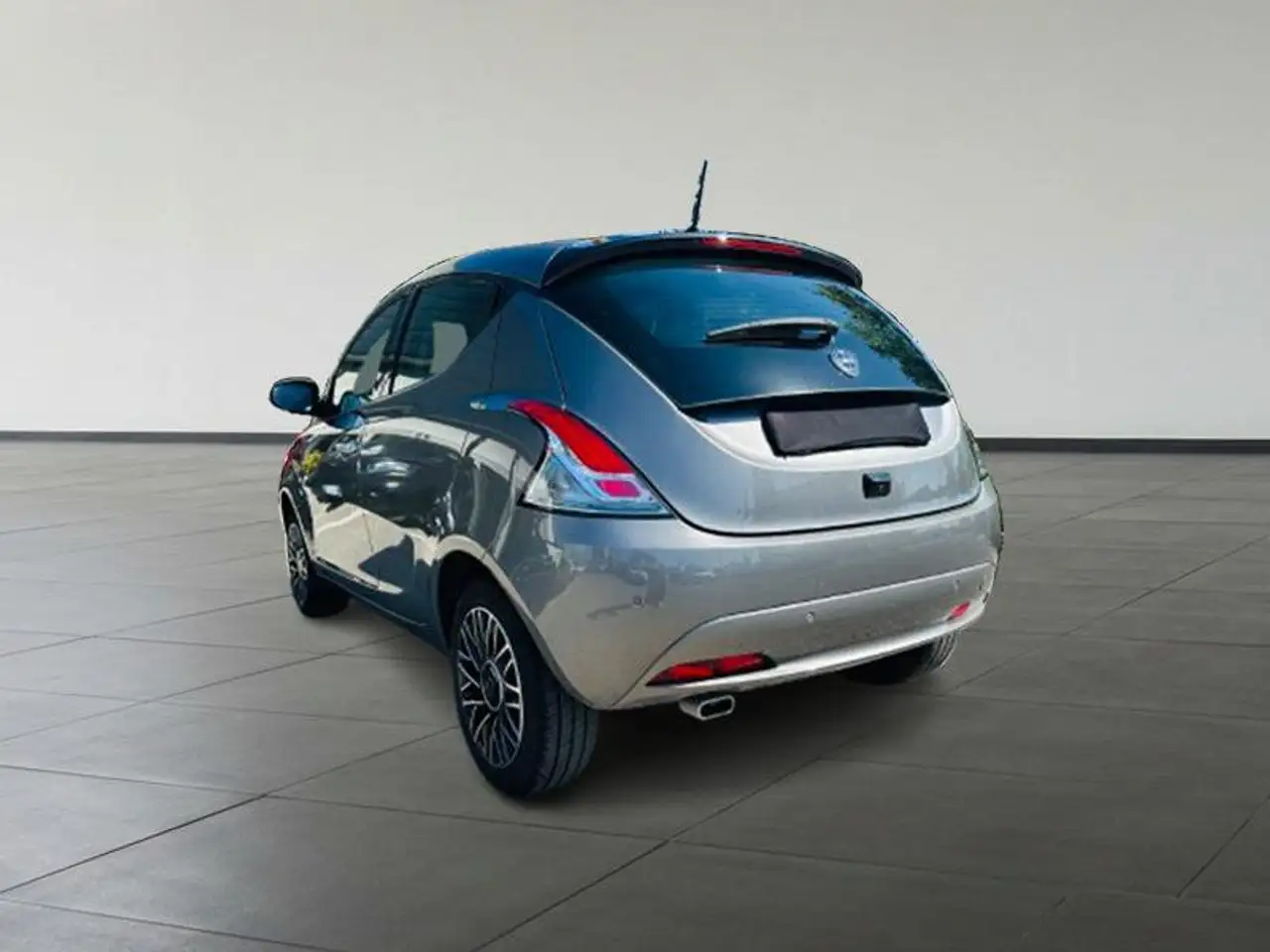 Lancia Ypsilon 1.0 FireFly 70cv Hybrid Platino, миниатюра 3