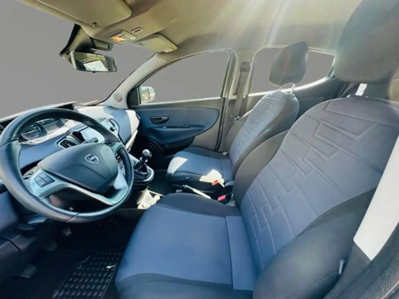 Lancia Ypsilon 1.0 FireFly 70cv Hybrid Platino, миниатюра 8