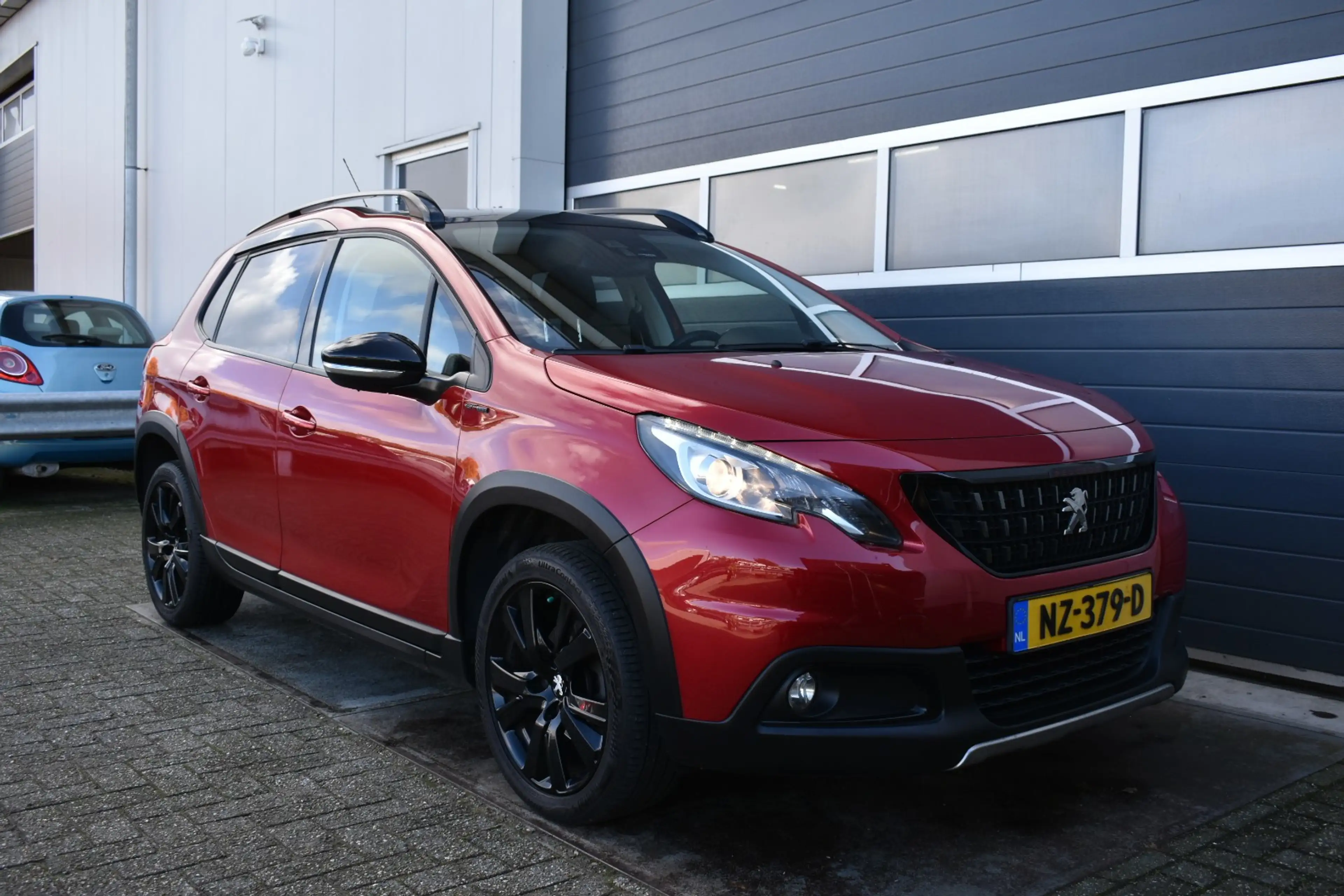 Peugeot 2008 1.2 PureTech GT-line JBL — photo 7