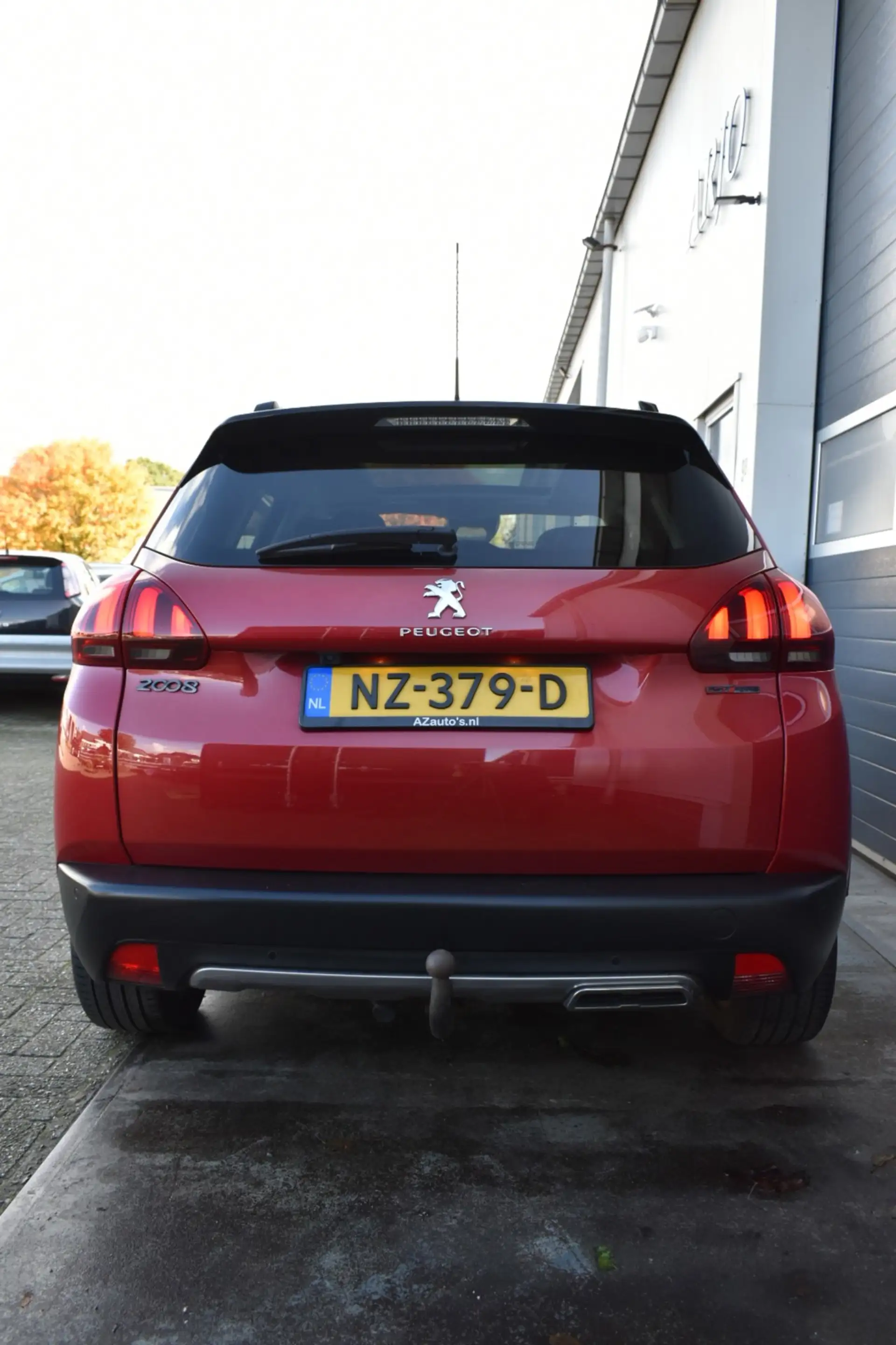 Peugeot 2008 1.2 PureTech GT-line JBL — photo 4