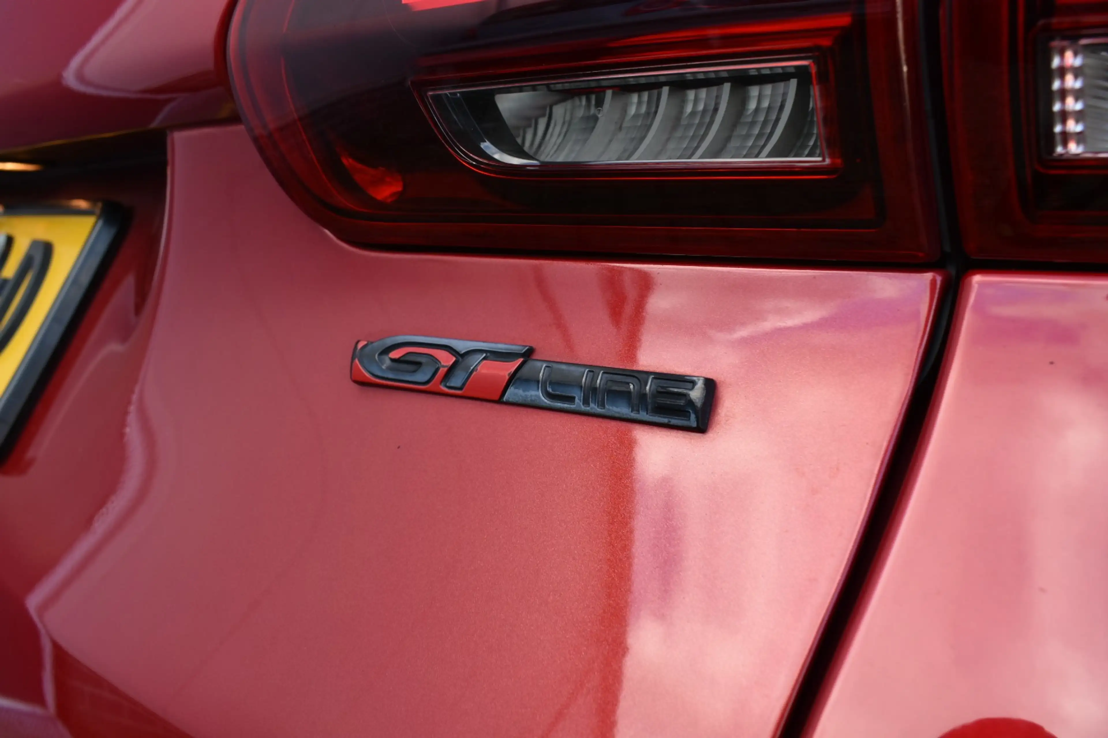 Peugeot 2008 1.2 PureTech GT-line JBL — photo 10
