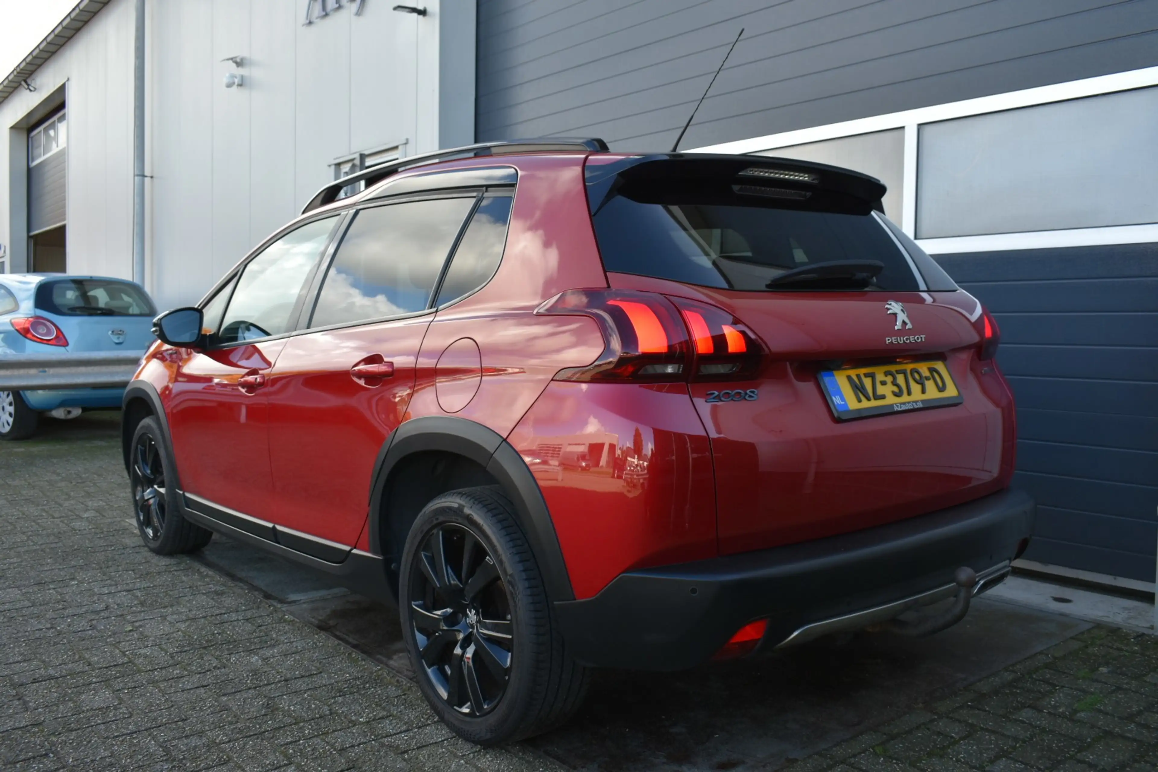 Peugeot 2008 1.2 PureTech GT-line JBL — photo 3