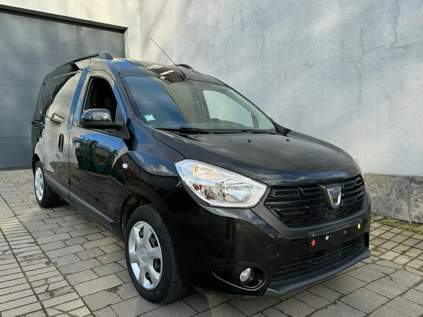 Dacia Dokker 1.5 dCi 4x2 Black Shadow Zwart - 2