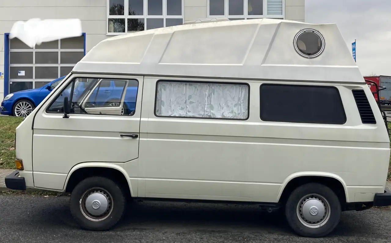 Volkswagen T3 Ausgebauter, gepfl. T3-Oldtimer ohne Kücheneinbauten, mit festem Hochdach, fahrbereit, TÜV April 2027, vier Schlafplätze, foto 1