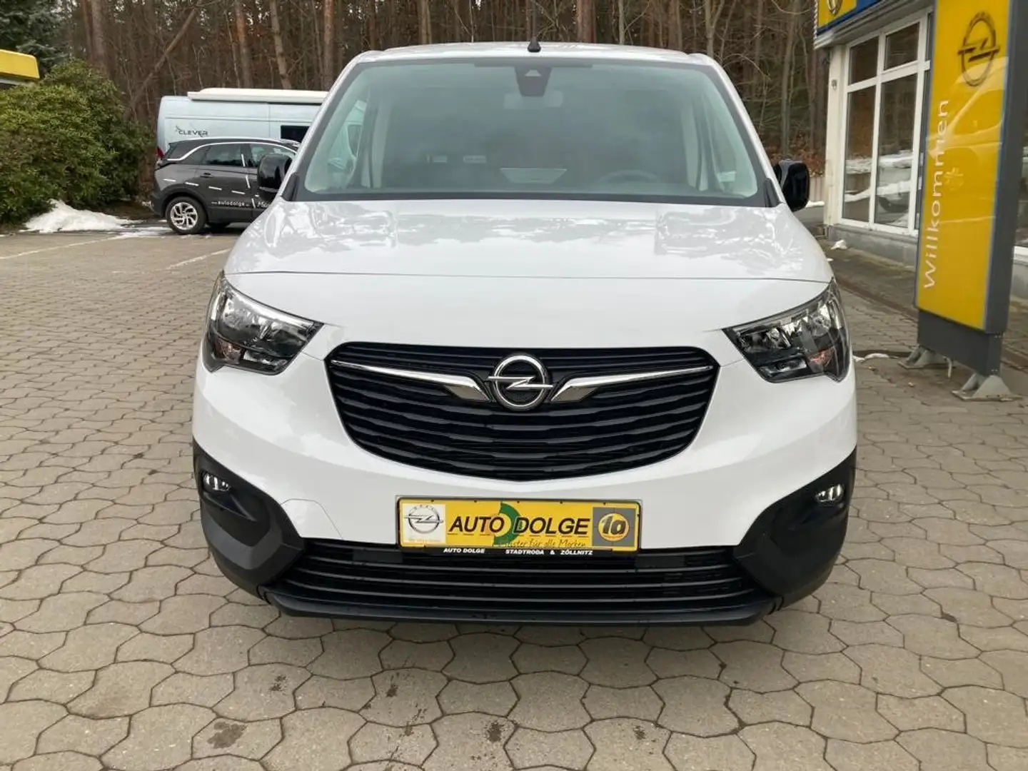 Opel Combo - e Basis XL Cargo Weiß - 2