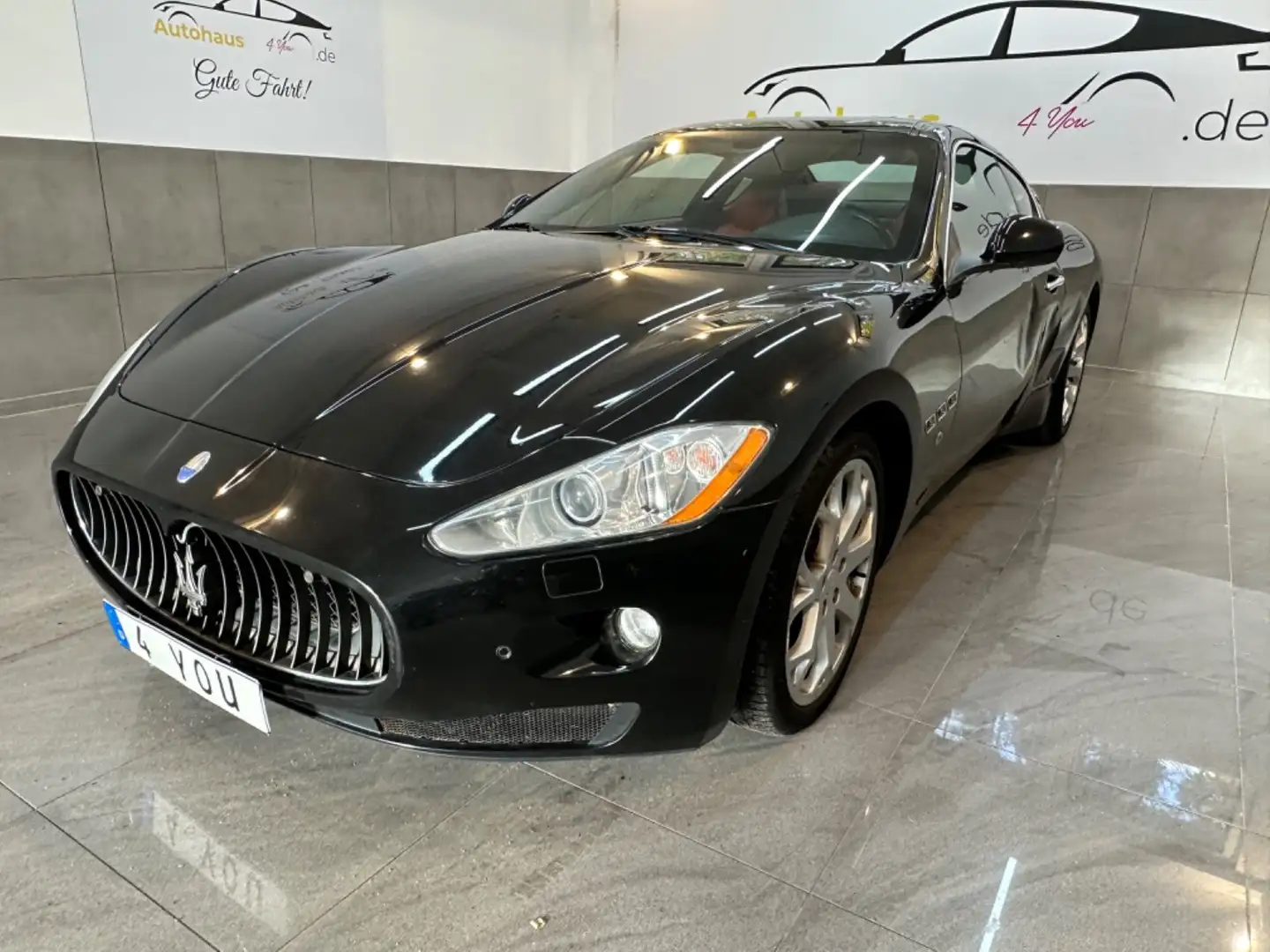 Maserati GranTurismo 4.2 V8 Automatik *LEDER-ROT* Černá - 1