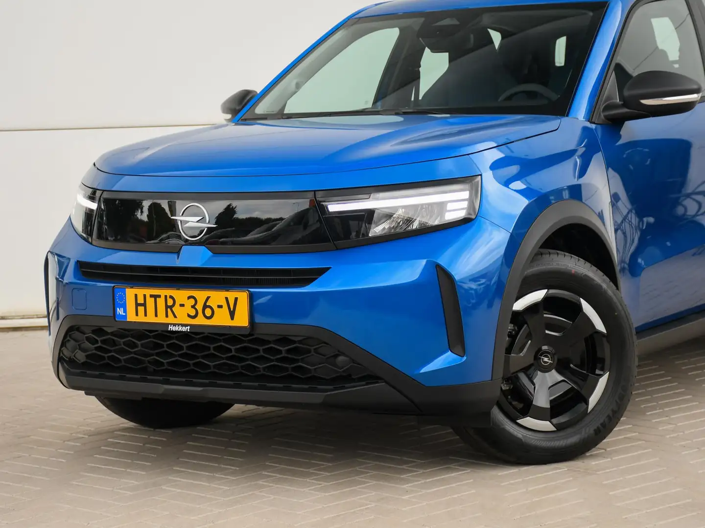 Opel Frontera Electric Edition 44 kWh 113pk Automaat CRUISE.C | Blauw - 2