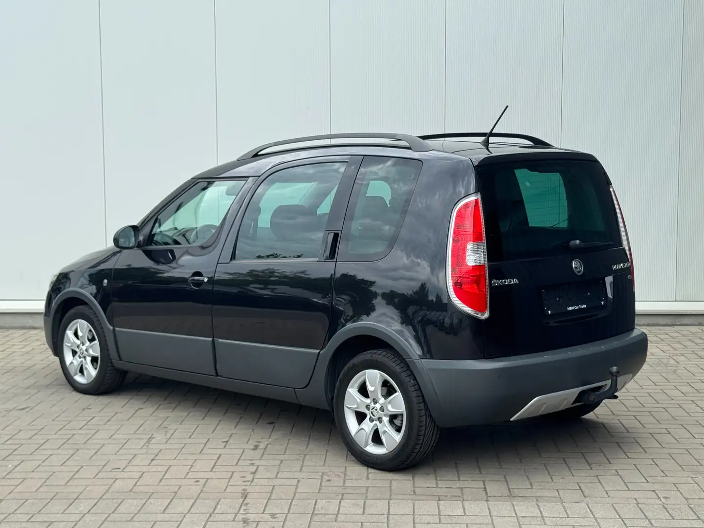 Skoda Roomster ✅1.2 TSI GARANTIE Airco Pano Trekh Parks CruiseC Černá - 2