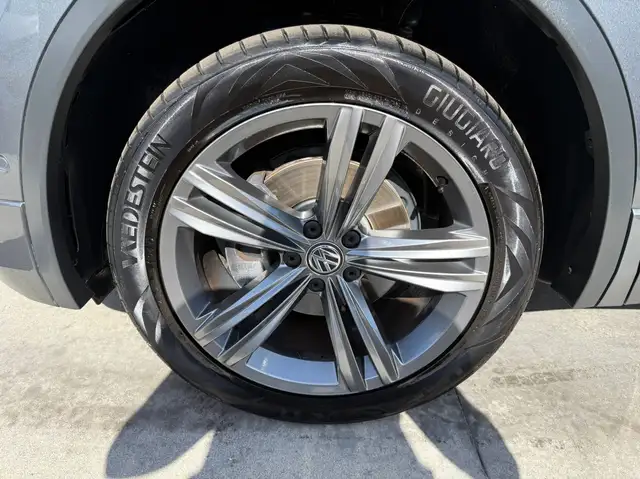 Volkswagen Tiguan Allspace view 11