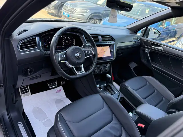 Volkswagen Tiguan Allspace view 13