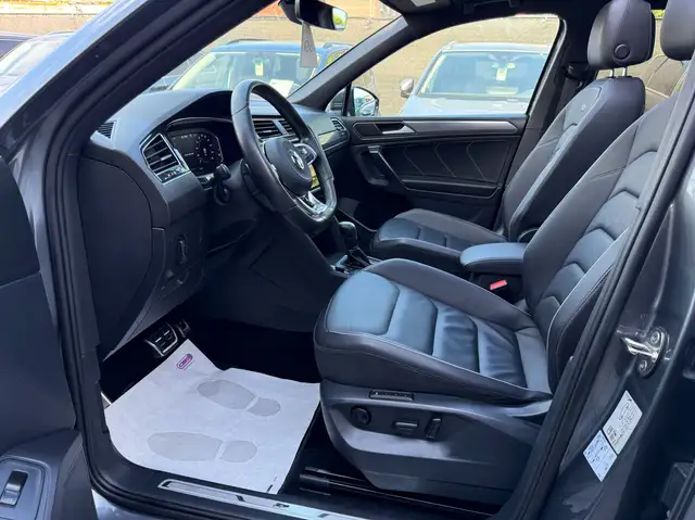Volkswagen Tiguan Allspace view 12