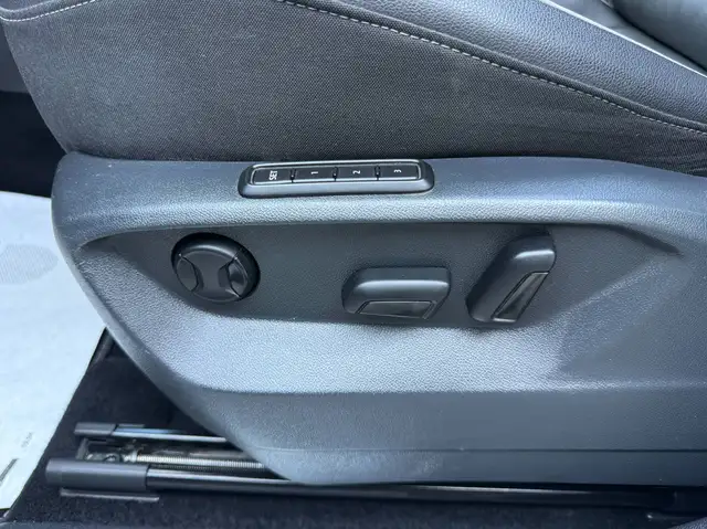 Volkswagen Tiguan Allspace view 14