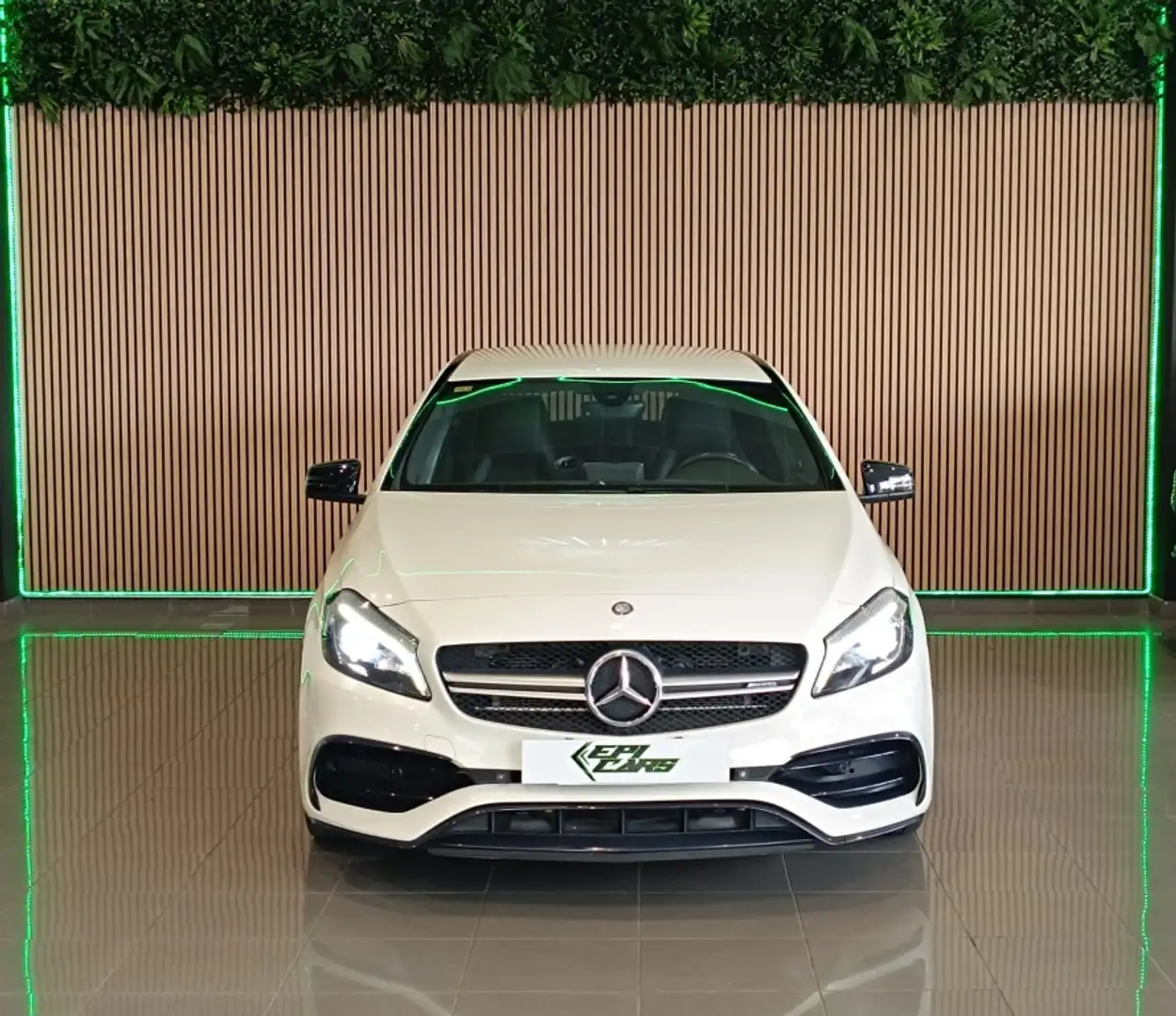 Mercedes-Benz A 45 AMG 4Matic 7G-DCT - 2