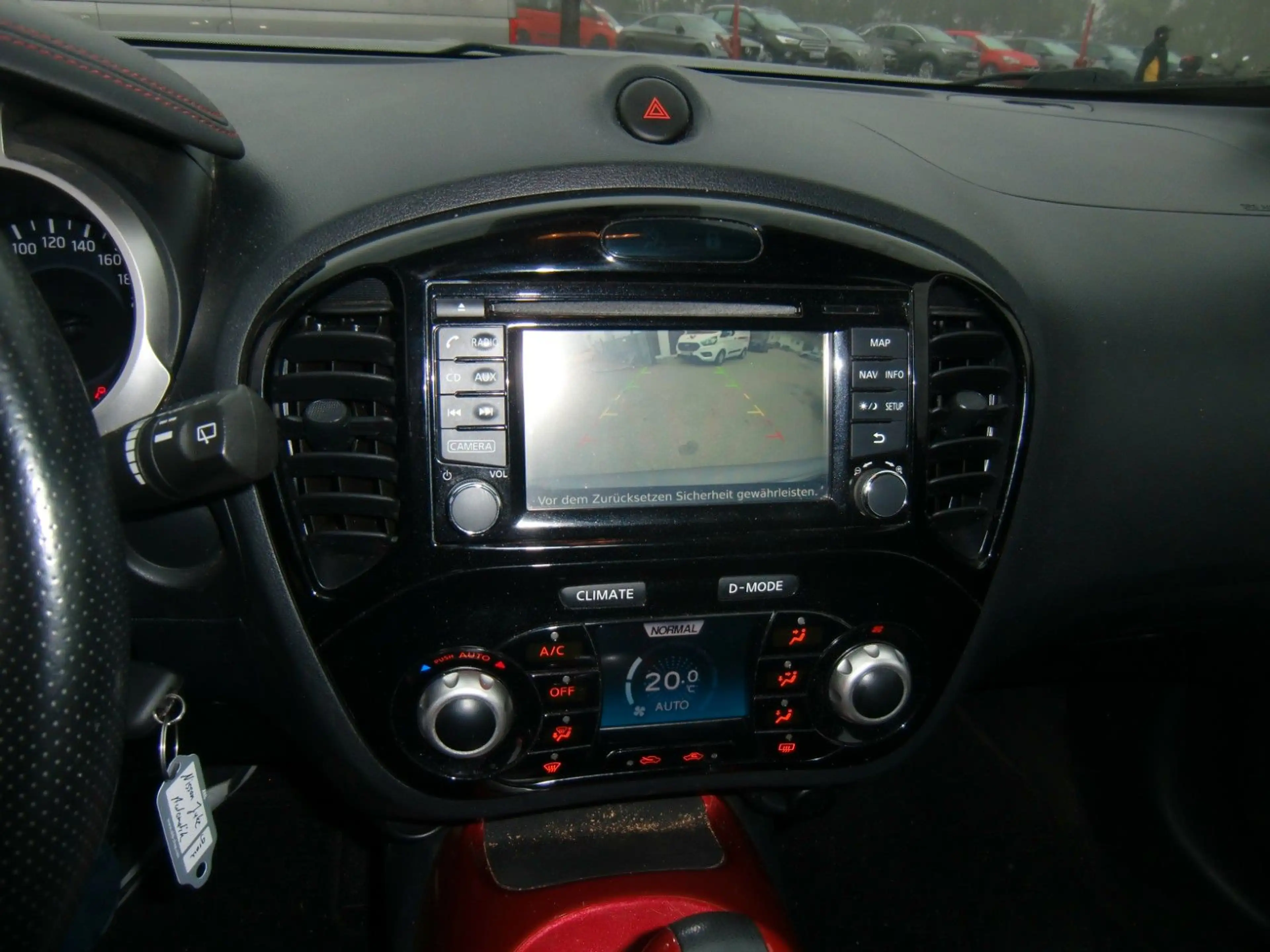 Nissan Juke /Automatik/Panoramadach/Navi/Tempomat — photo 12