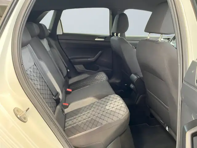 Volkswagen Polo view 11