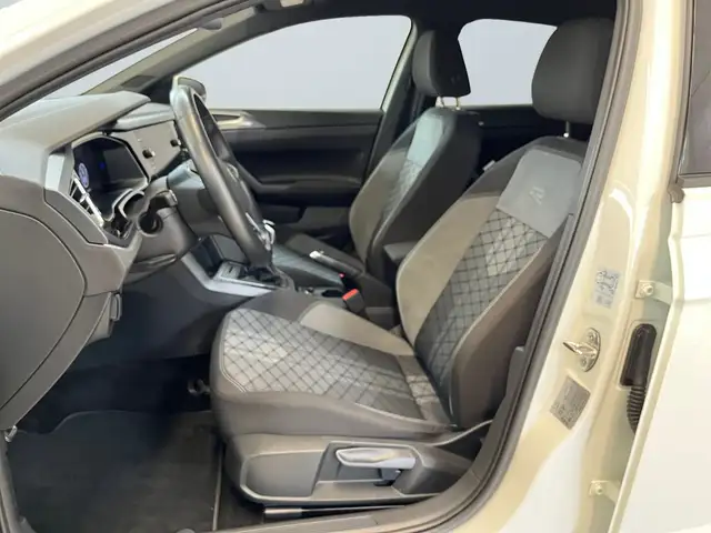 Volkswagen Polo view 7