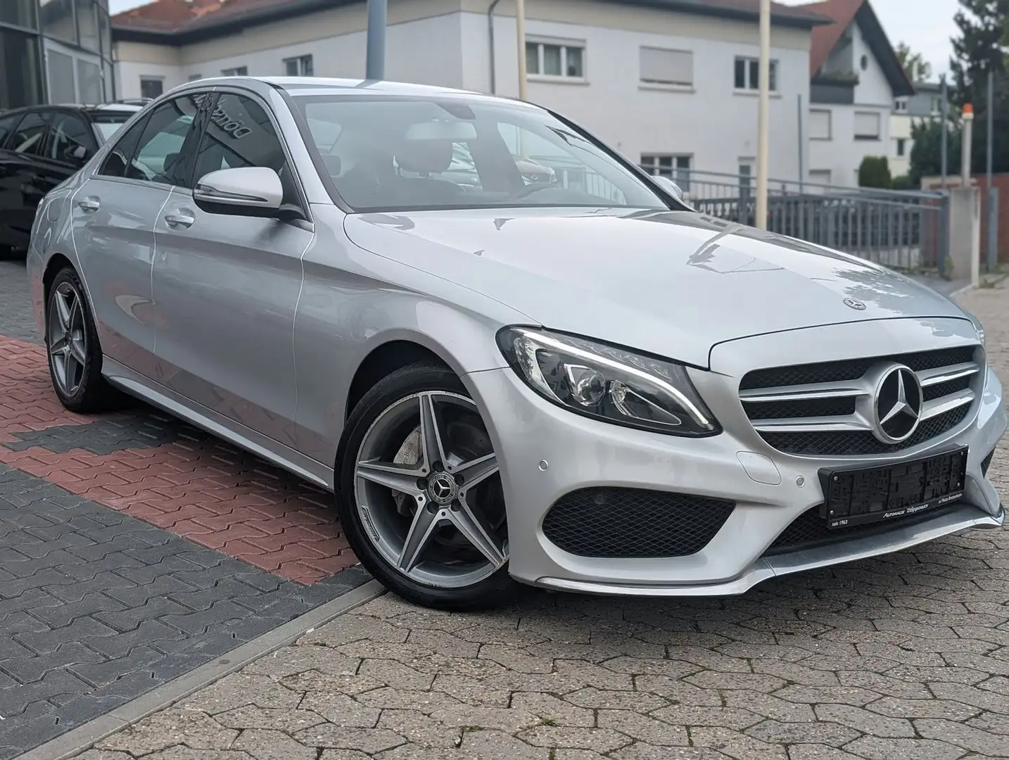 Mercedes-Benz C 180 BlueTec / d Sitzh. Navi. LED. BT AMG Line Stříbrná - 2