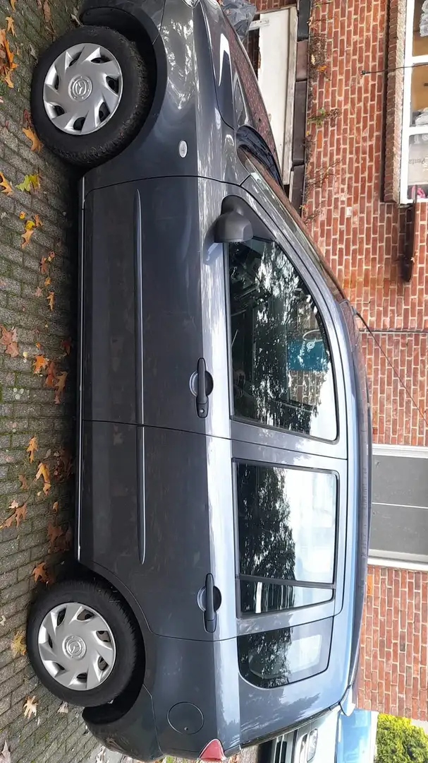 Mazda Mazda 2005 automatiek 1.4 euro benzine 140.000 KM - 2