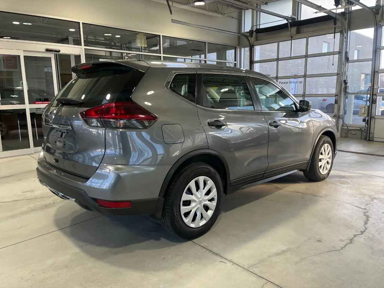 Nissan Rogue снимка Nissan Rogue