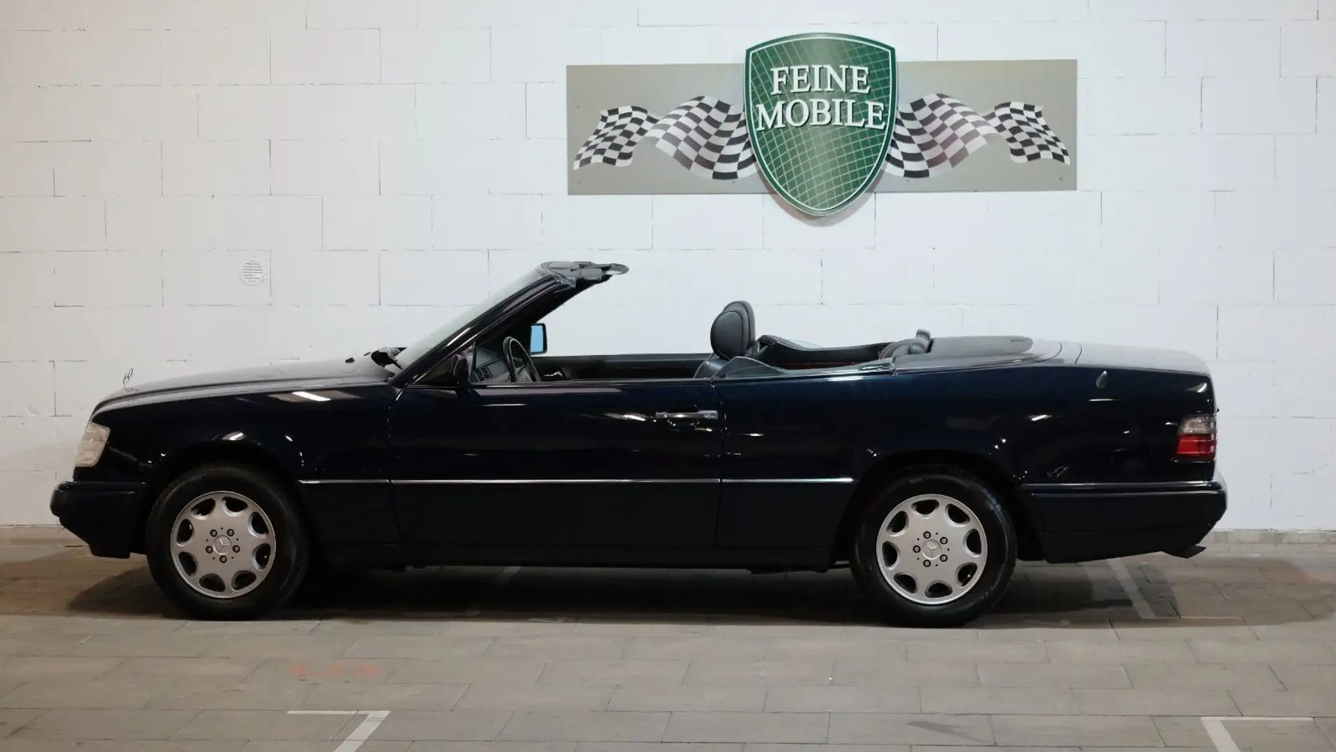 Mercedes-Benz E 220 Cabrio in edler Farbkombination, wenig Km Azul - 2