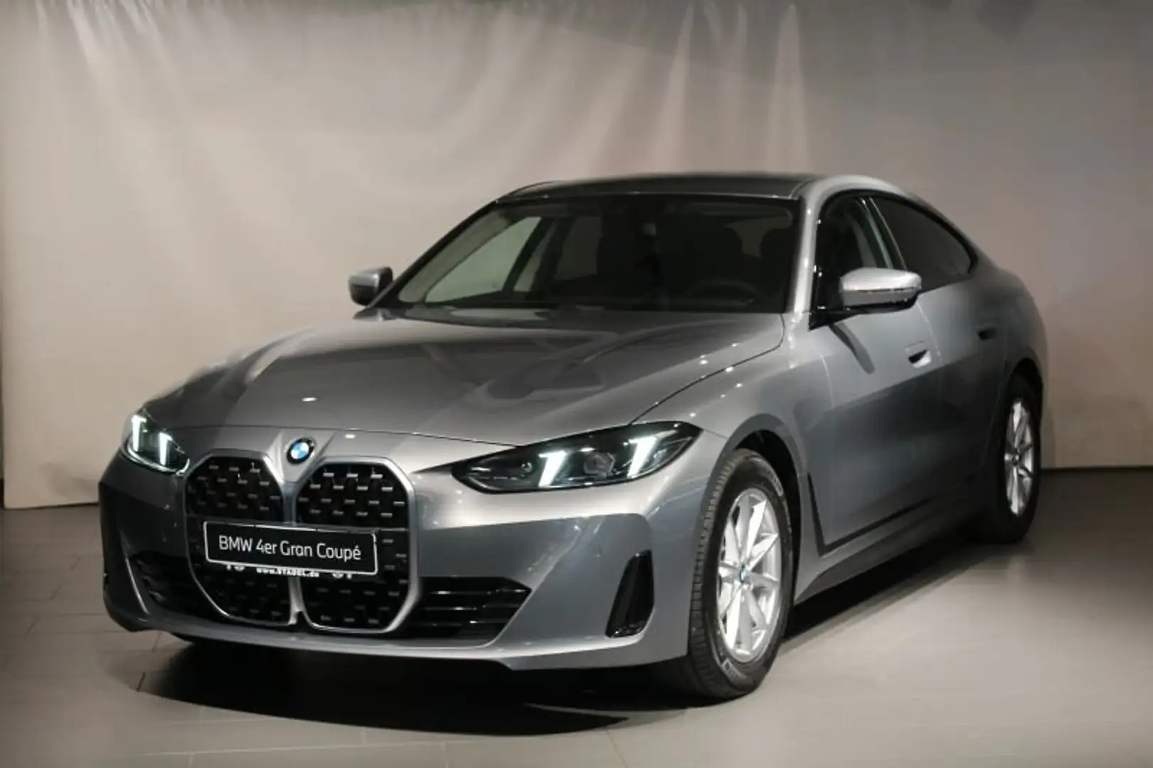 BMW 420 i Gran Coupé Grau - 2
