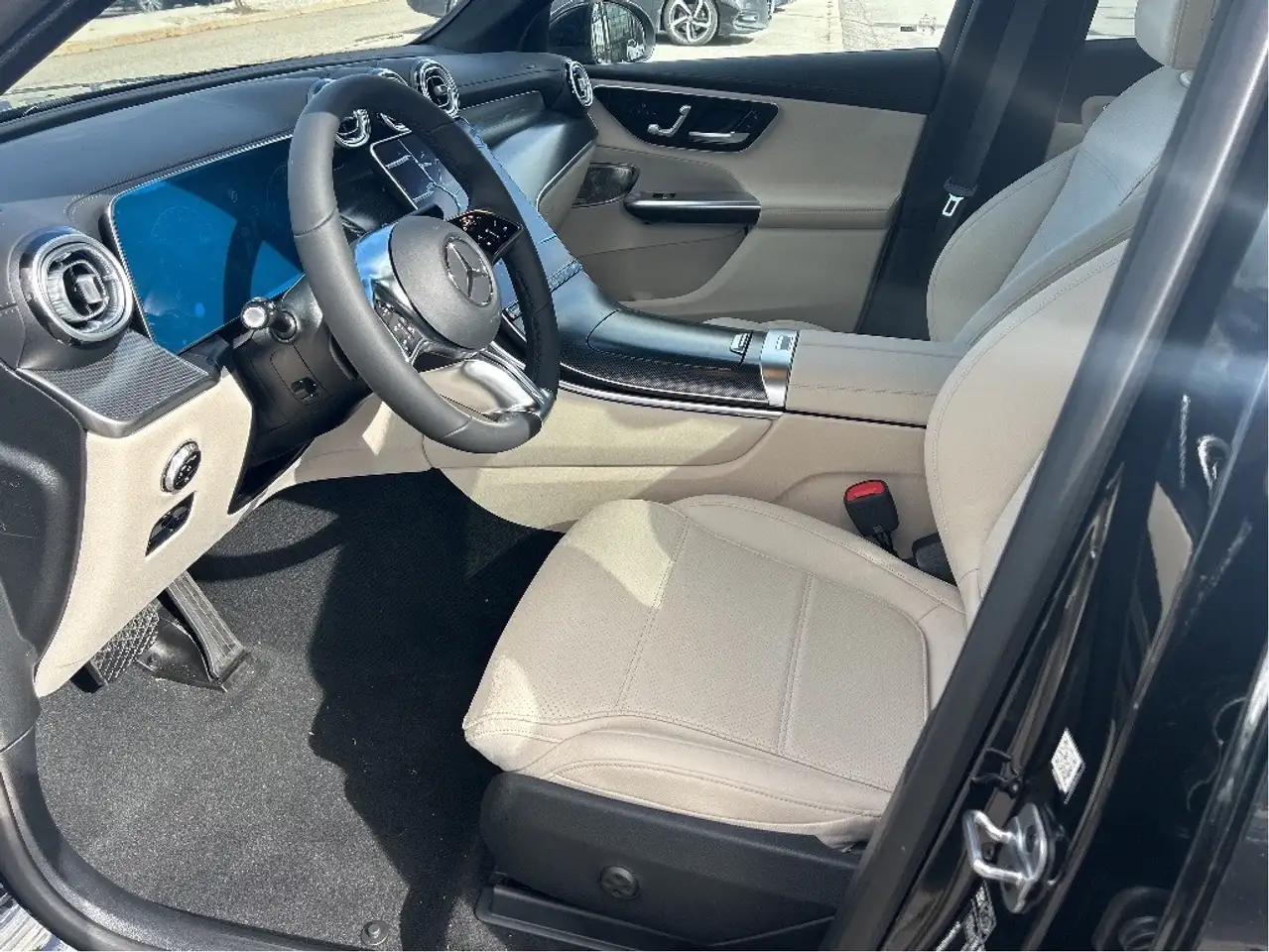 Mercedes-Benz GLC снимка Mercedes-Benz GLC