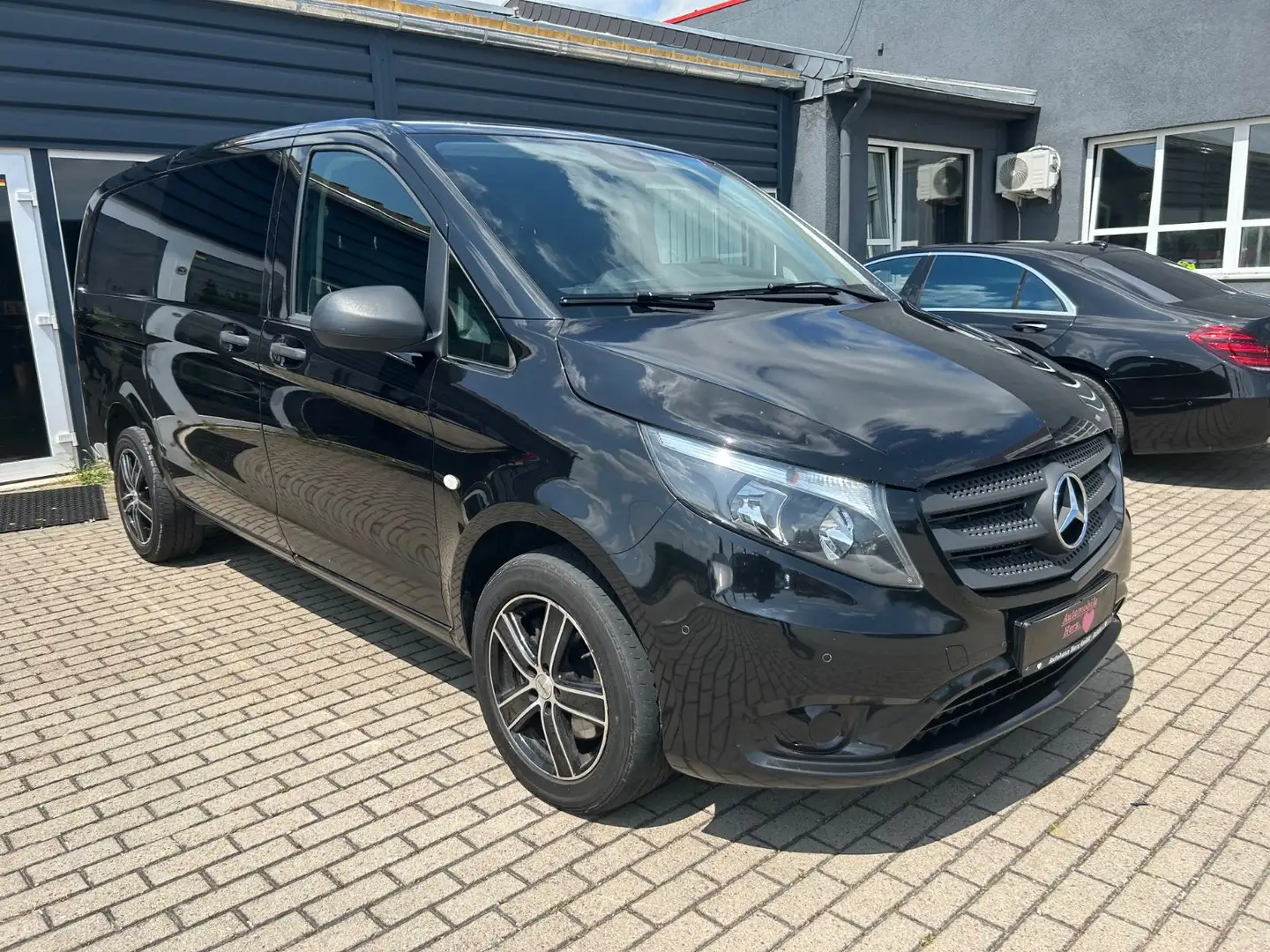 Mercedes-Benz Vito Mixto 116 CDI*4MATIC*lang*1.Hand Zwart - 2