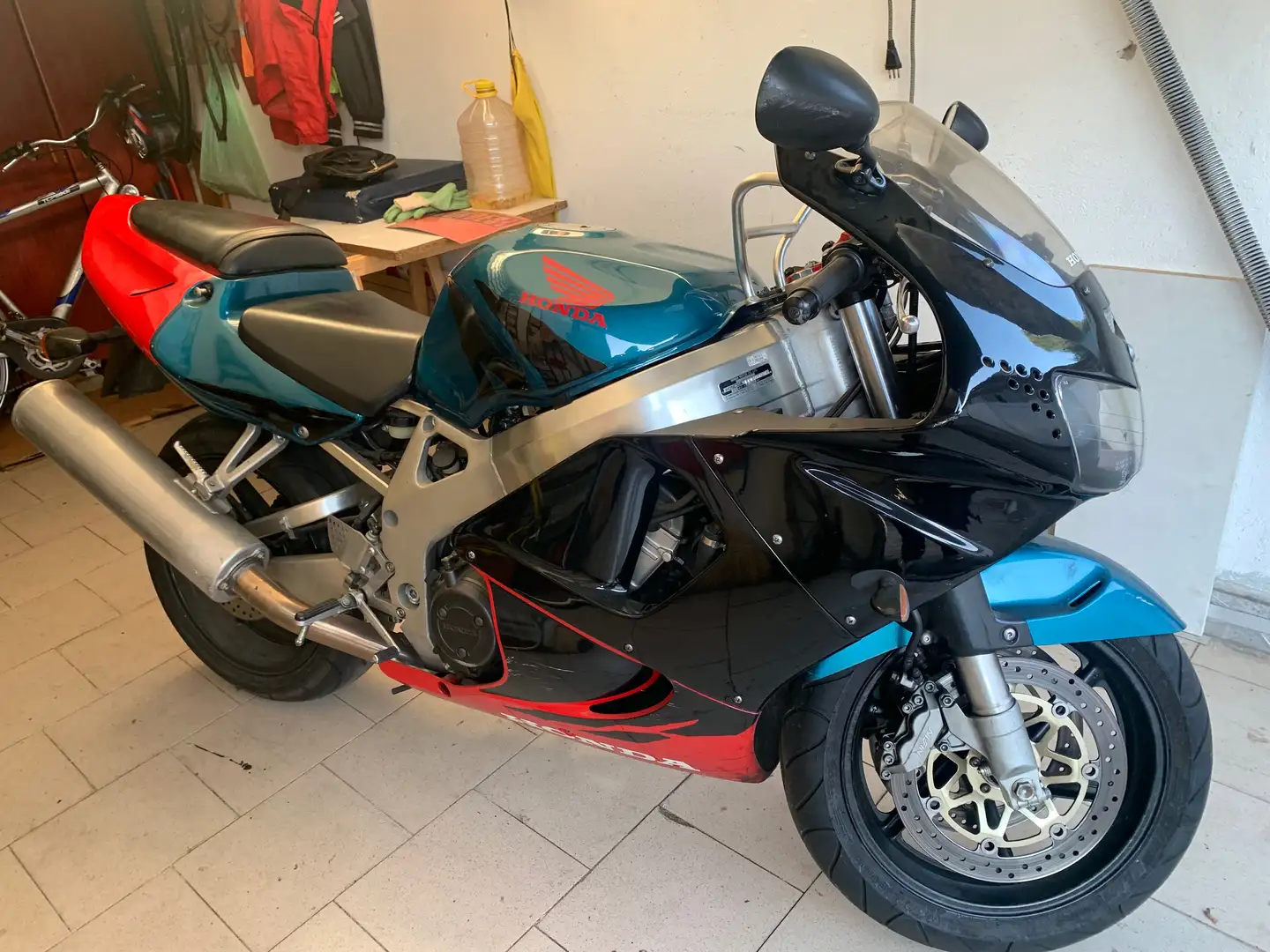 Honda CBR 900 RR Fekete - 1