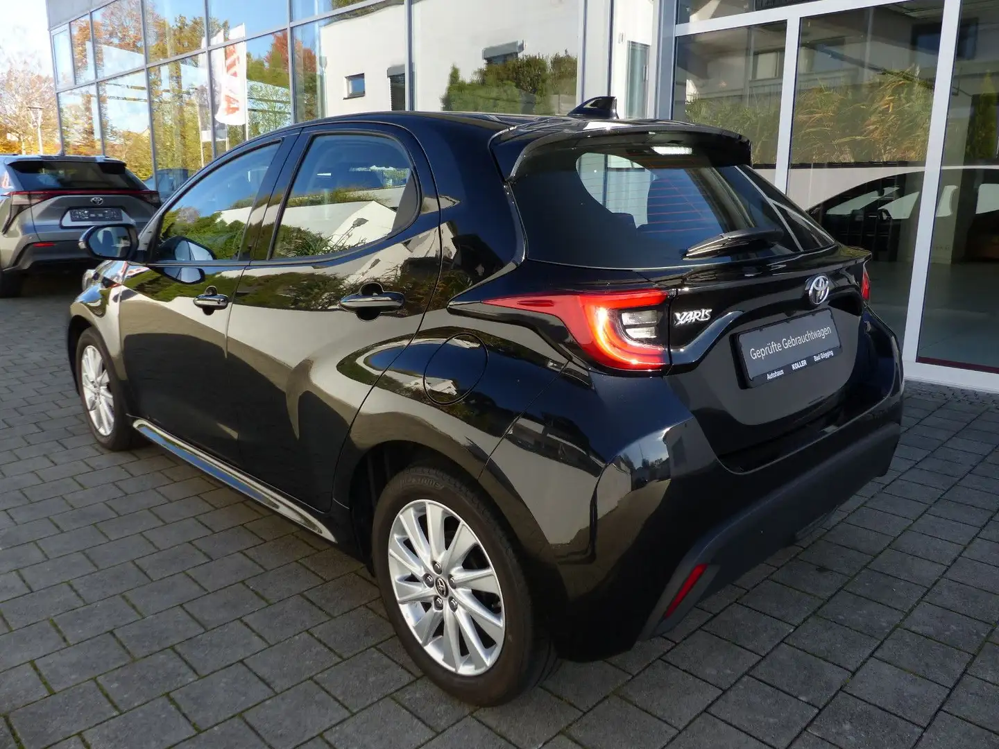 Toyota Yaris 1.5 Klimaautom. LED Kamera CarPlay SHZ Alu Noir - 2