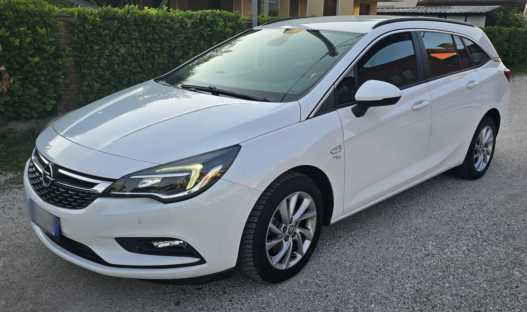 Opel Astra Sports Tourer 1.6 cdti 136cv auto my18.5 Blanc - 1