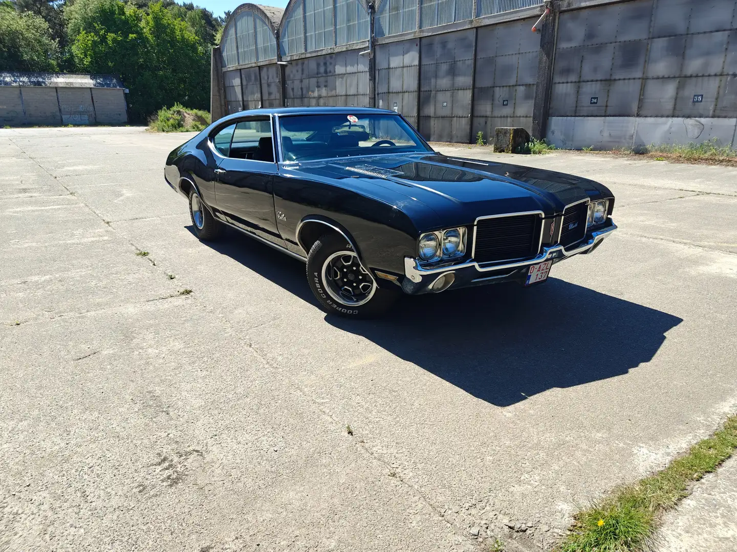 Oldsmobile Cutlass Black - 2