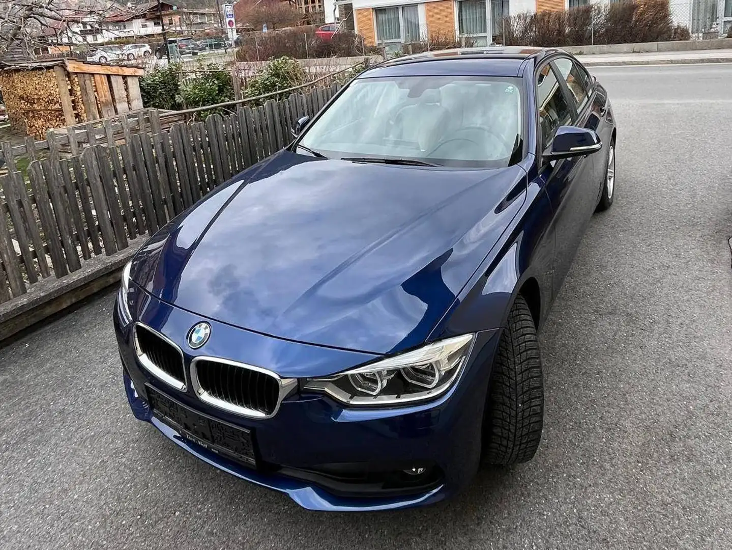BMW 318 318i Advantage Advantage Blau - 1