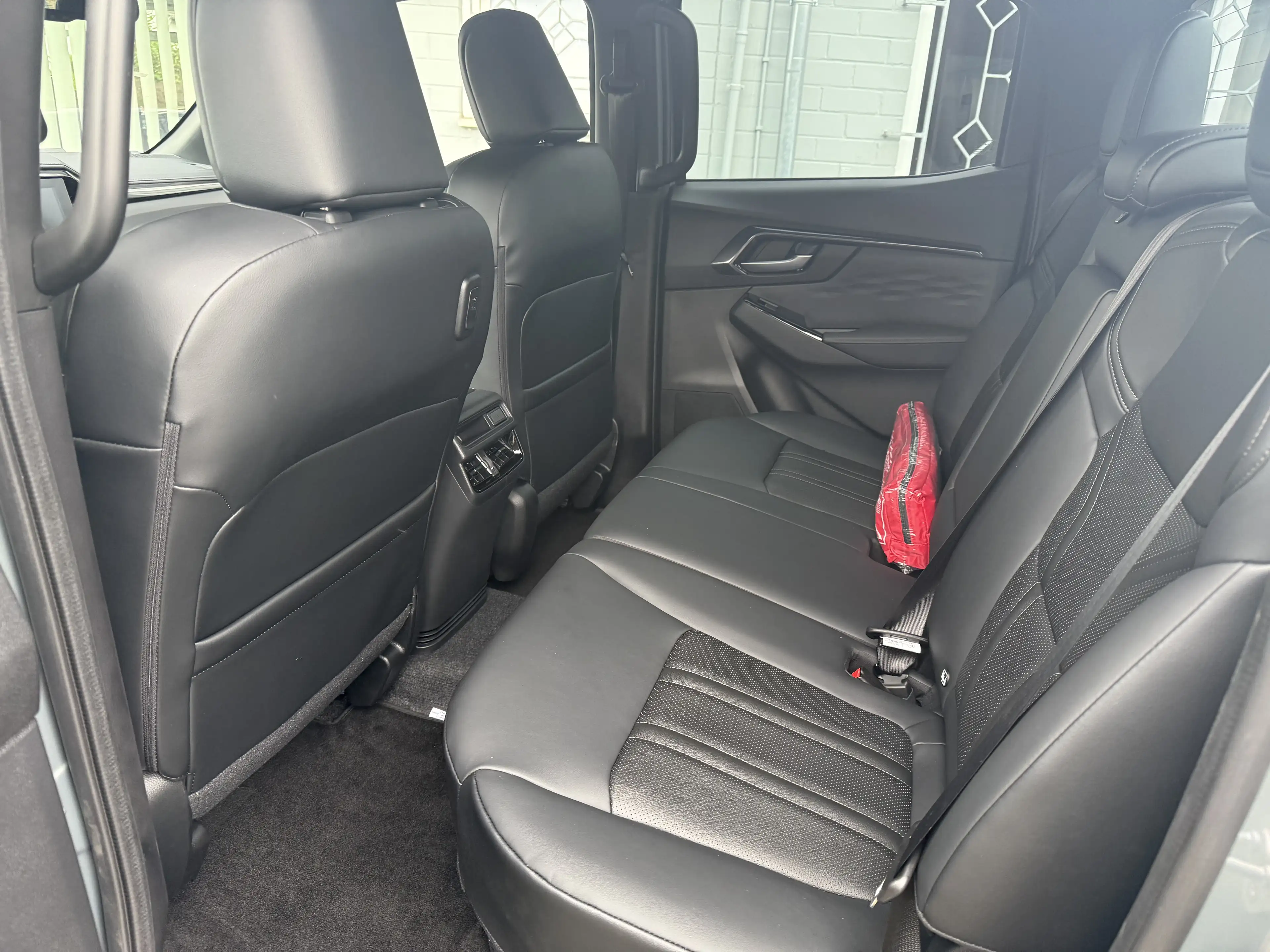 Isuzu D-Max D-Max Double Cab 4WD Autm. V-Cross — photo 8