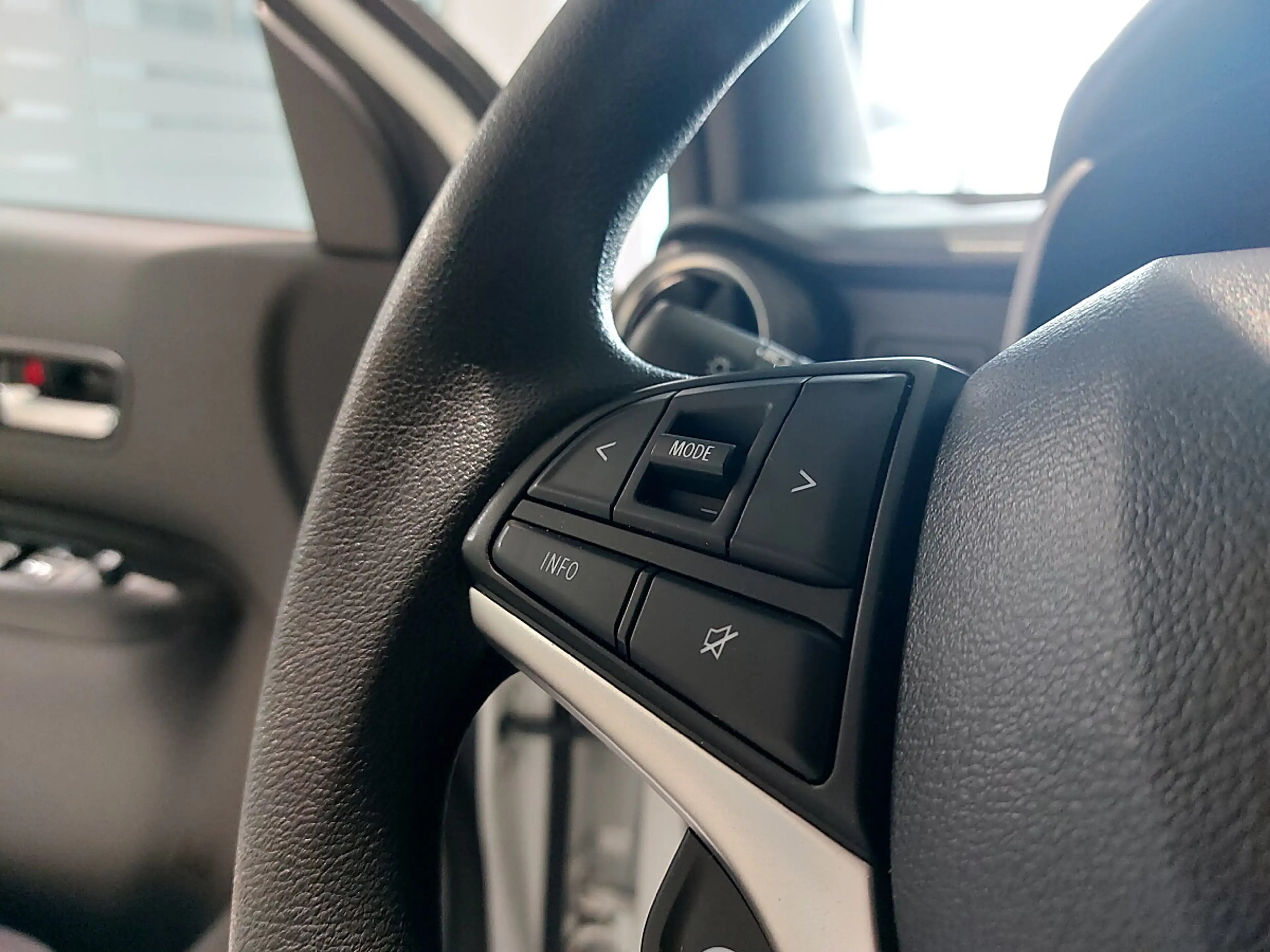 Suzuki Ignis 1,2 Dualjet Clear Mild-Hybrid Benzin — photo 14