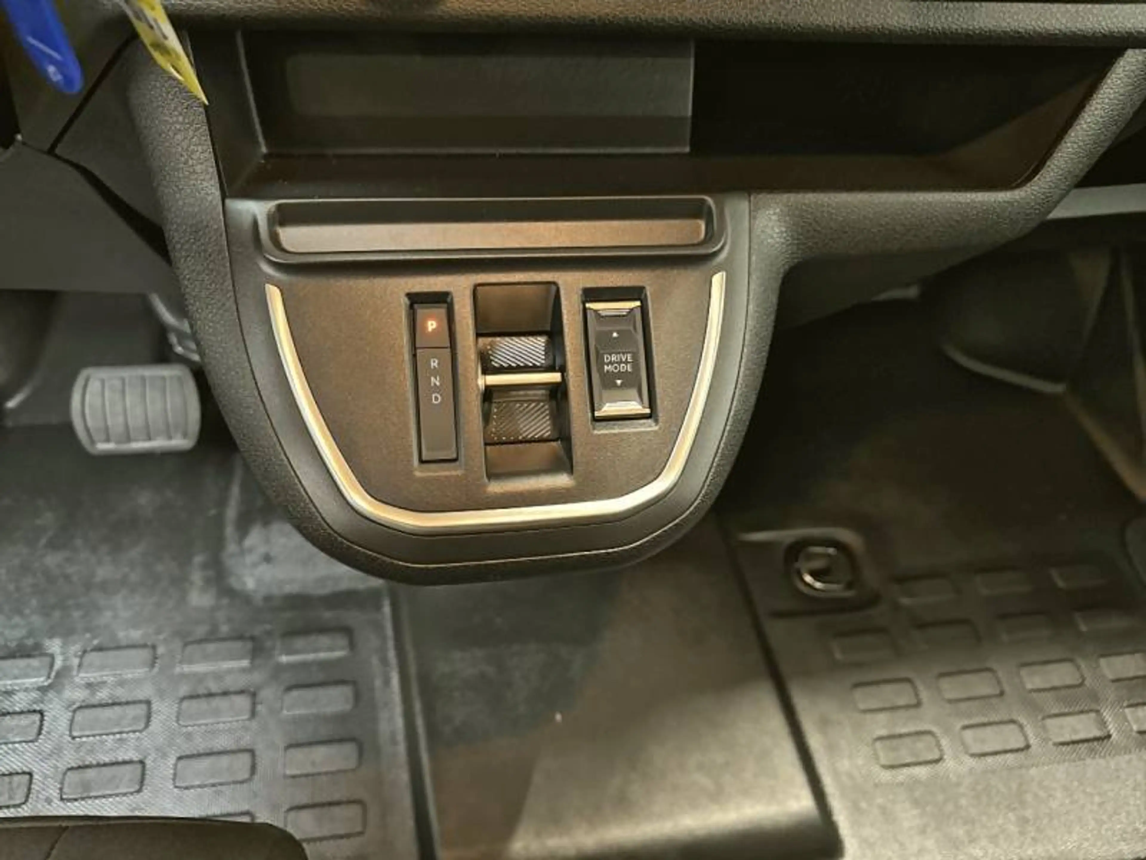 Opel Vivaro 3 Electric L3H1 75kWh 136 - — photo 14