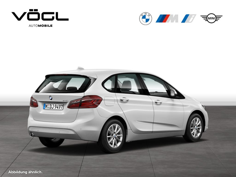 BMW 218 i Active Tourer — photo 2