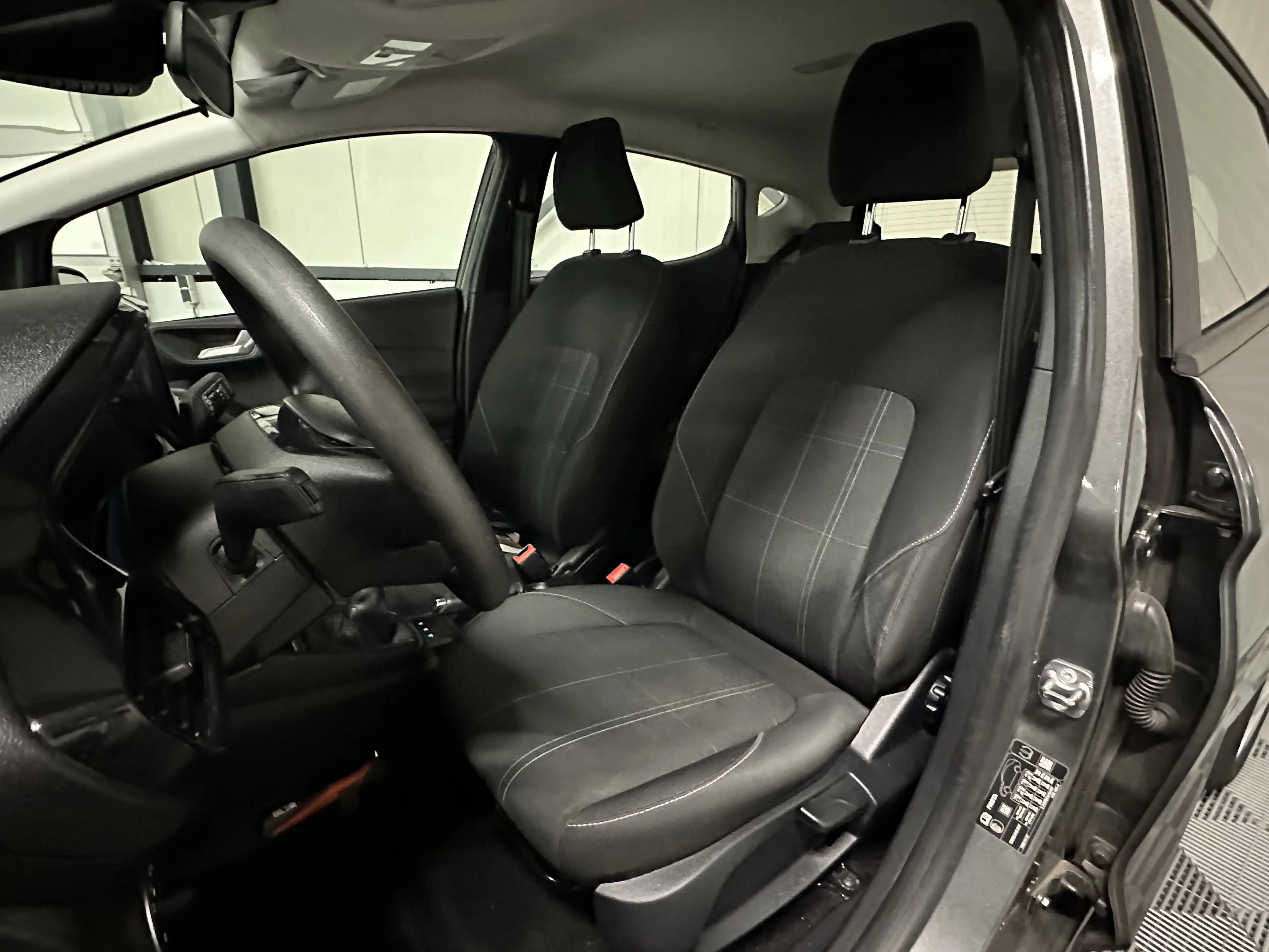 Ford Fiesta 1.1 | Trend 5-Drs | Airco | Cruise | Navi | Carpla — photo 25