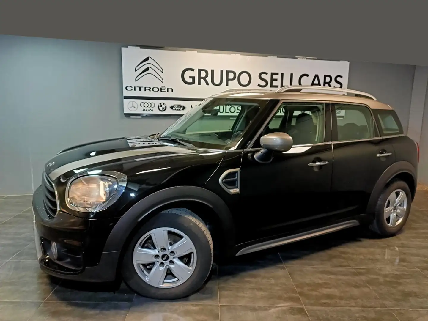 MINI One Countryman D Чорний - 2