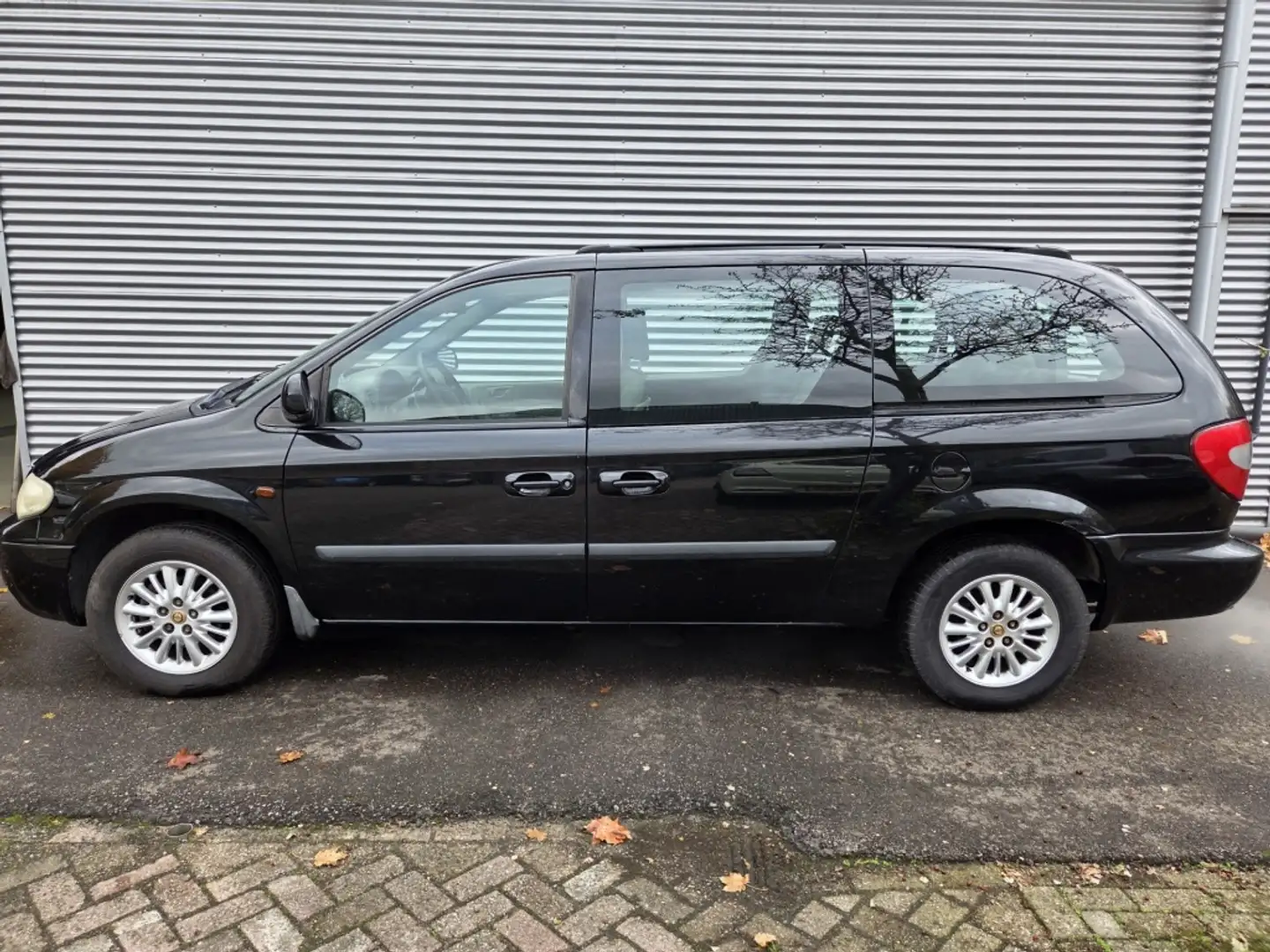 Chrysler Grand Voyager 3.3i V6 SE Luxe Noir - 2