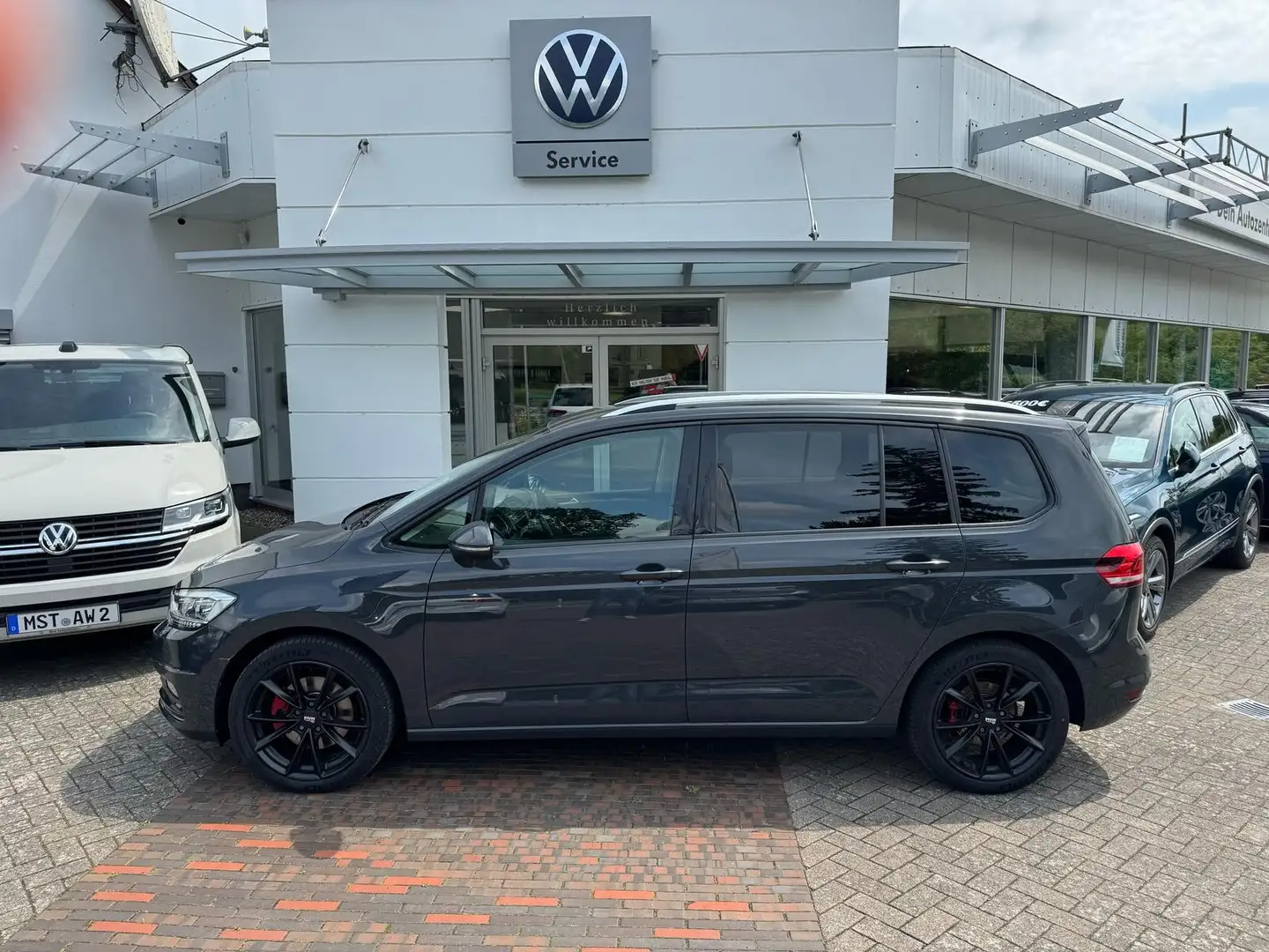 Volkswagen Touran 5T 1.4 TSI Sound DSG Чорний - 2