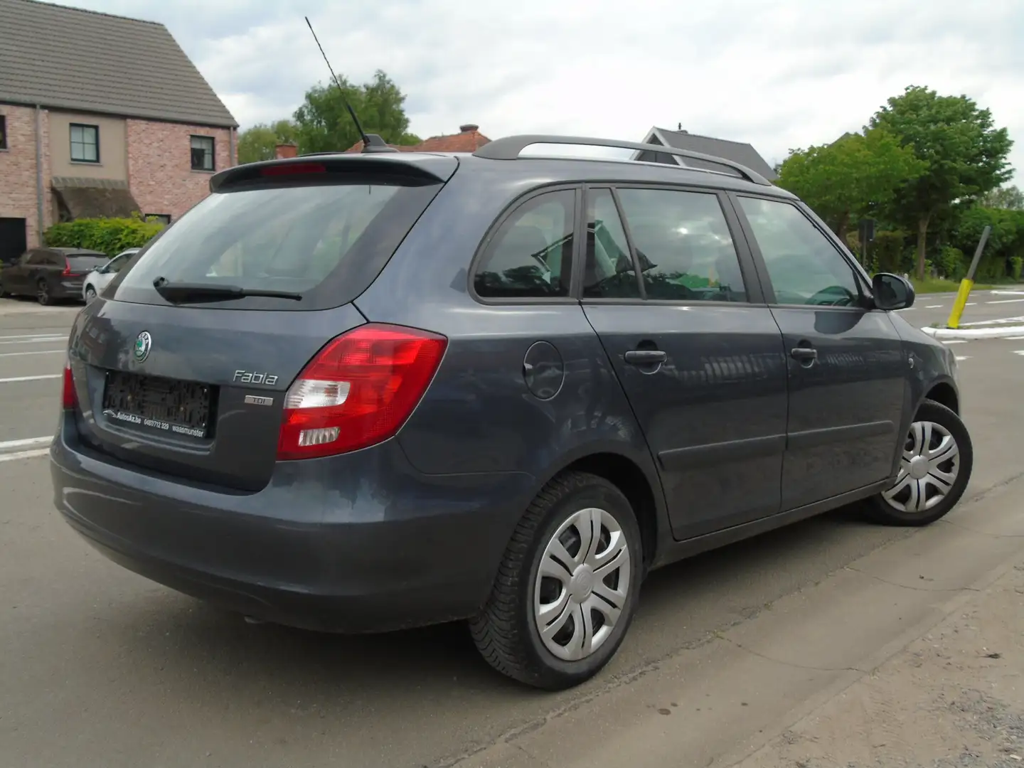 Skoda Fabia SW 1.2 CR TDi Ambiente DPF *1e Eigen *Airco*EURO 5 Grau - 2