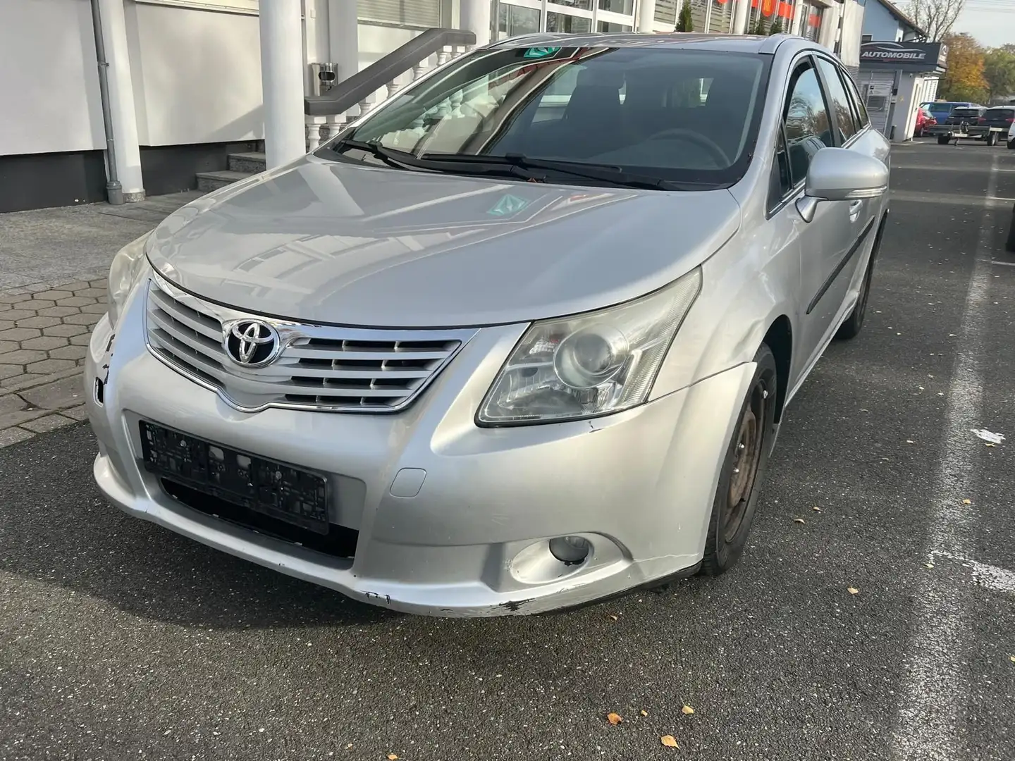 Toyota Avensis Kombi Edition Silber - 1