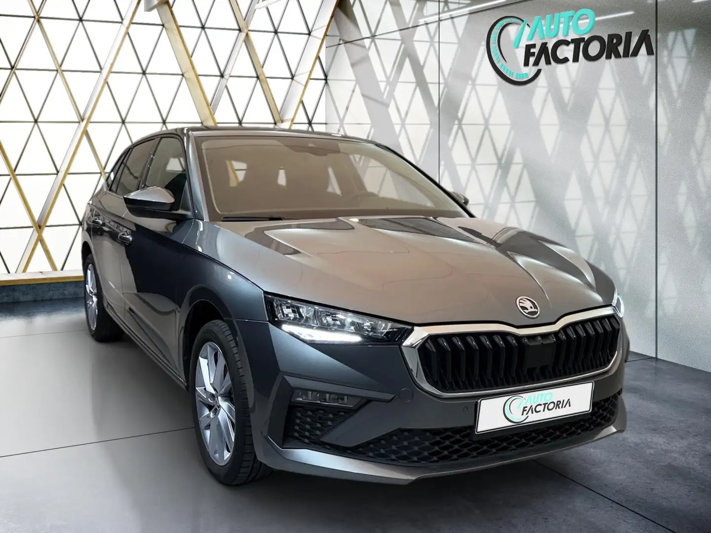 Skoda Scala -31% 1.0 TSI BVA 115cv+MIRRORLINK+CAM+LED+Opts Grijs - 2