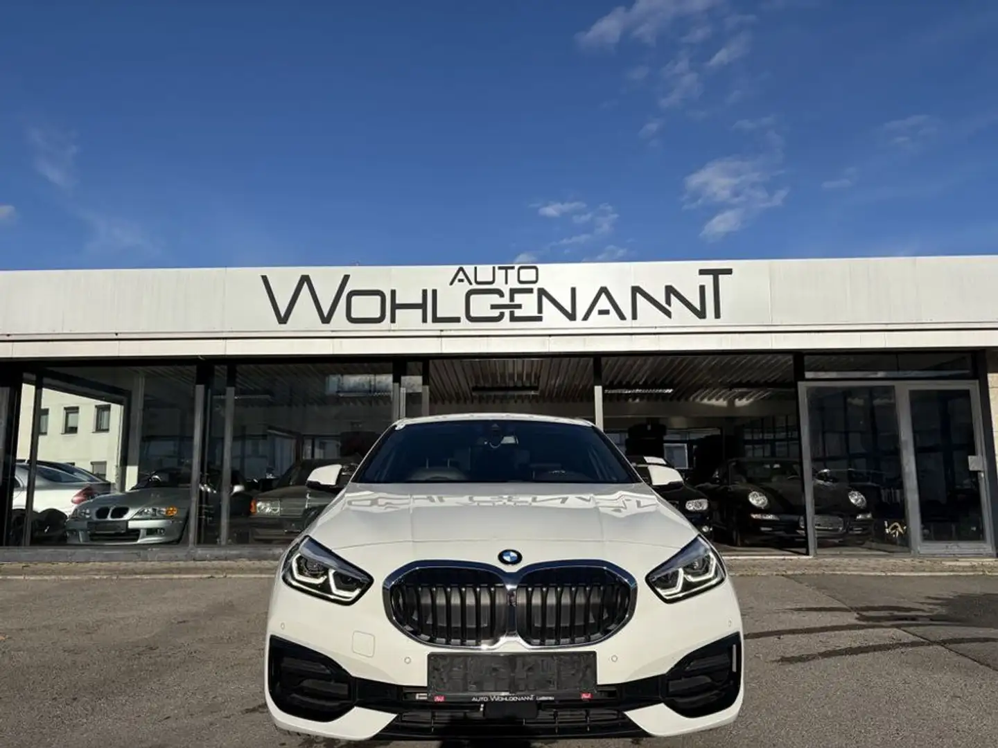 BMW 118 i Sport Line Aut Weiß - 1