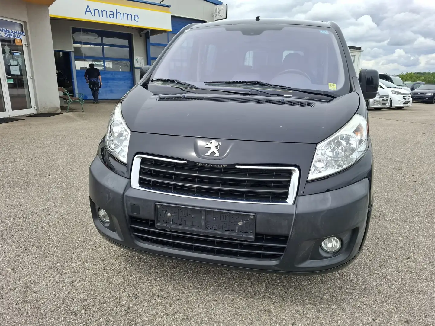 Peugeot Expert Tepee Schwarz - 2