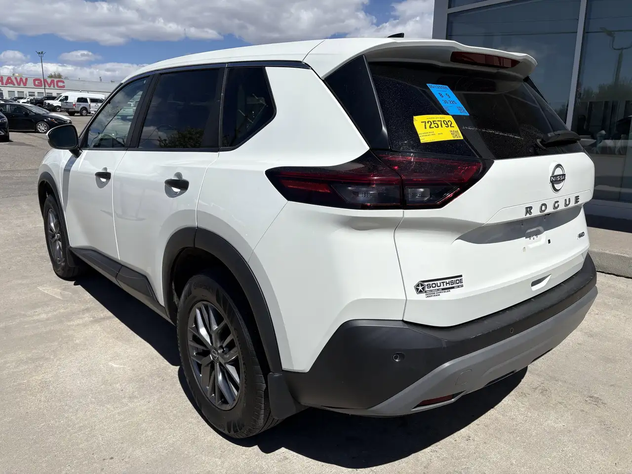 Nissan Rogue снимка Nissan Rogue