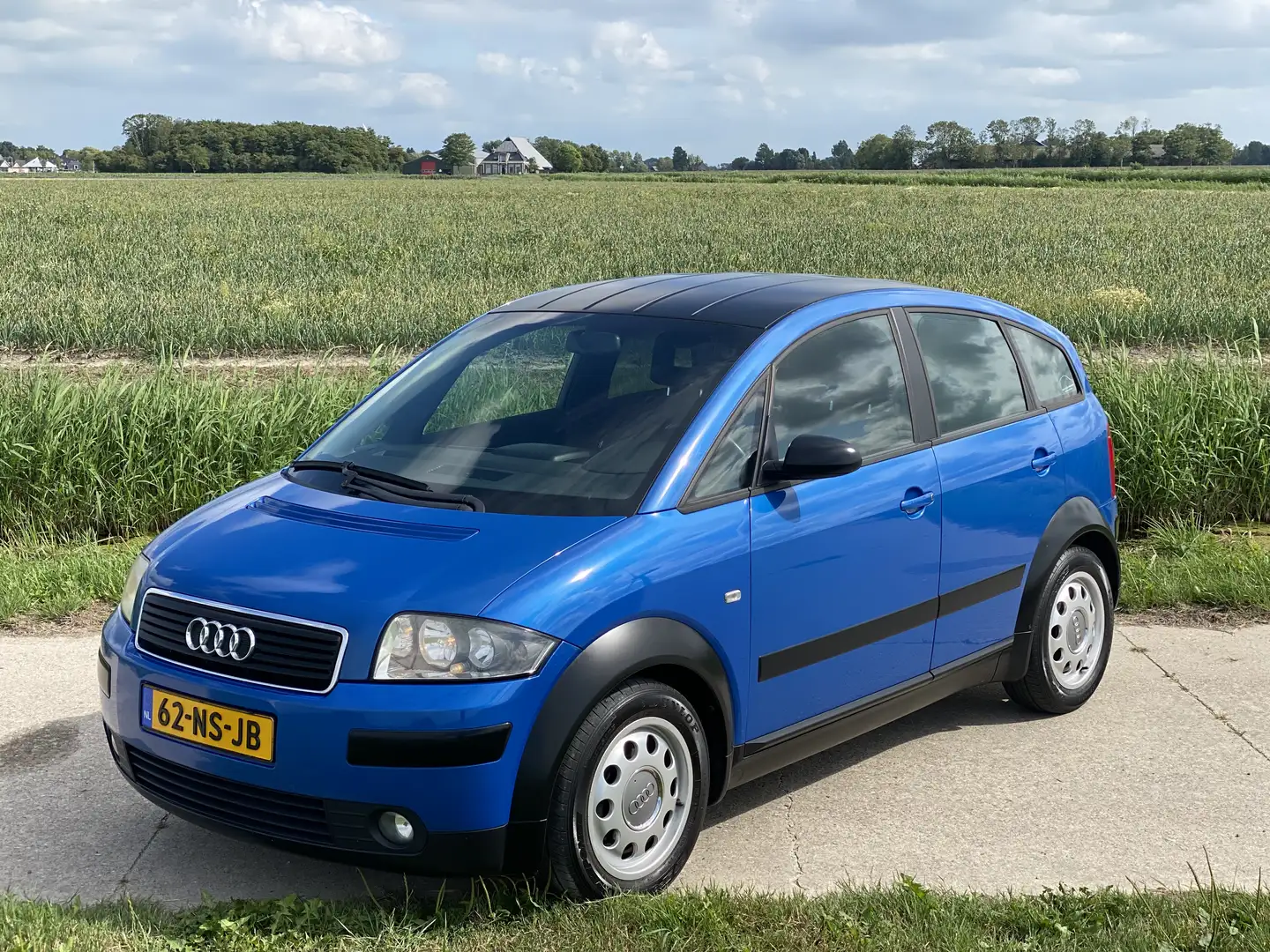 Audi A2 1.4 16V bj 2004 Colorstorm uitvoering Синій - 1